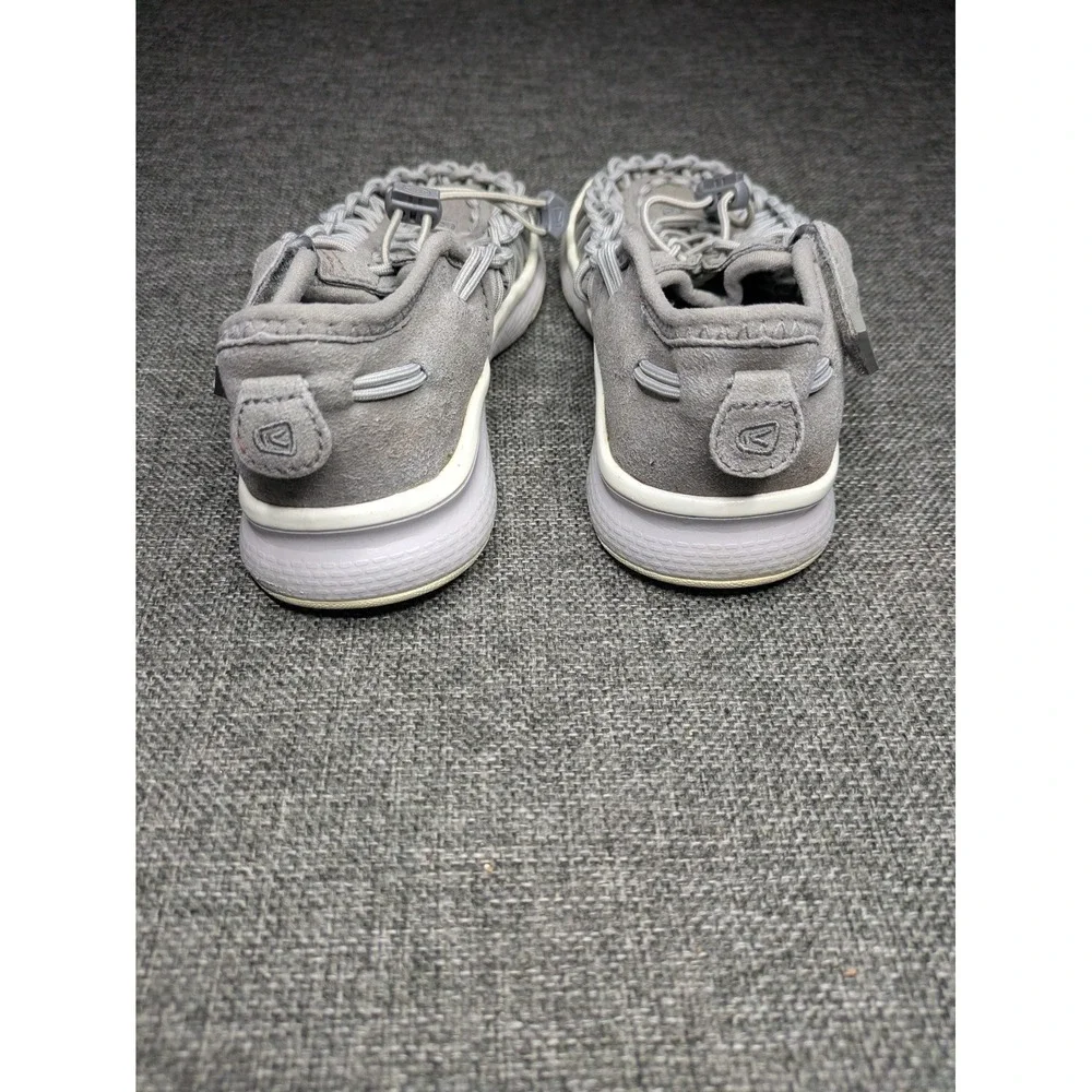 Keen Uneek 02 Boys Water Sandals Shoes Youth Size 13 Gray Bungee Sneakers